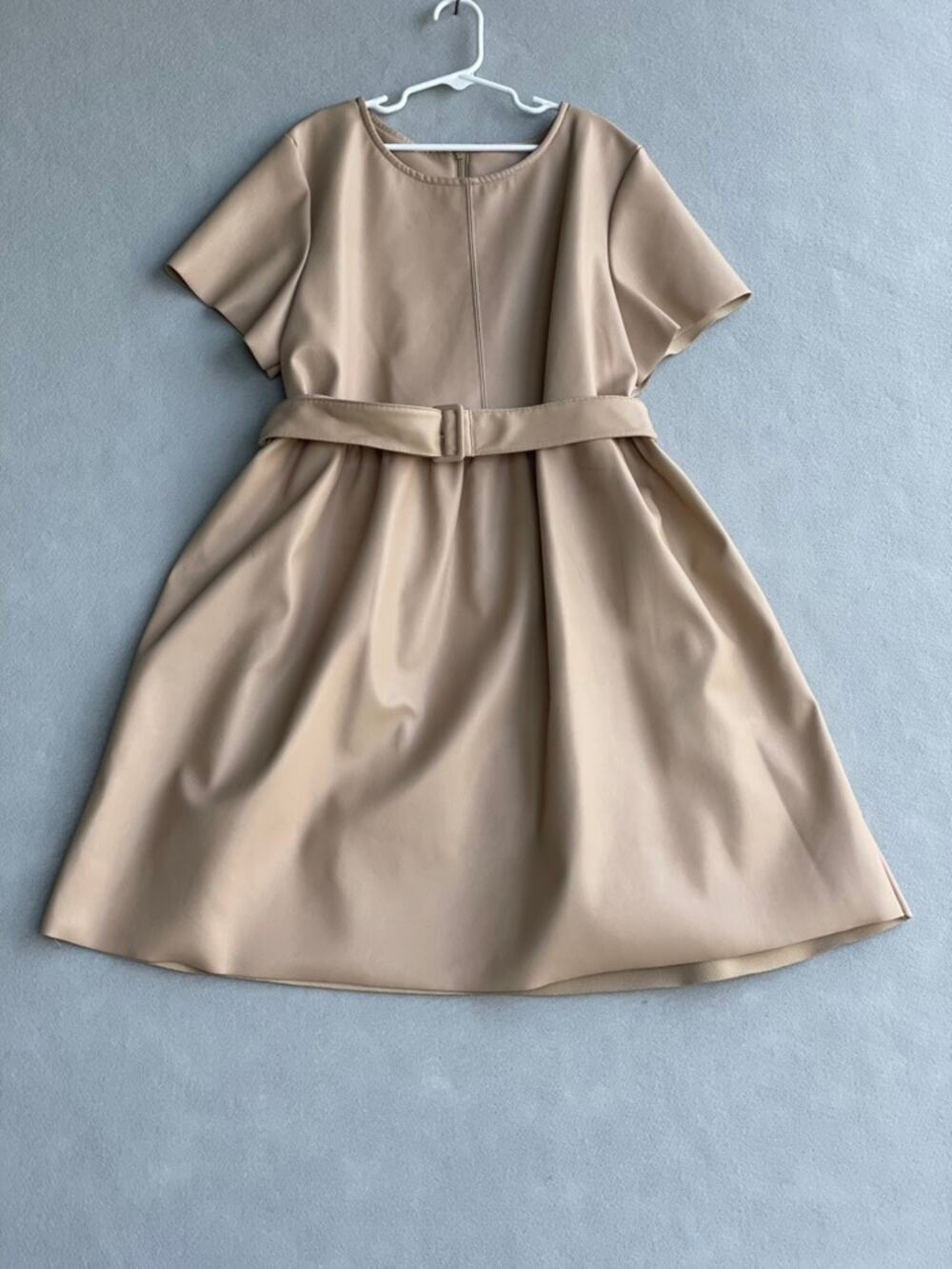 WONDER NATION TAN PLEATHER GIRL'S DRESS WITH A BELT - SIZE 14 - 16 (XL)